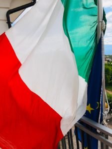 Oggi al voto referendario