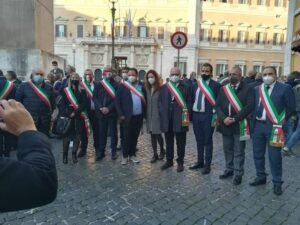 Sindaci in piazza per una sanità migliore
